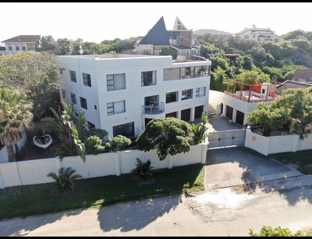 8 BEDROOM HOUSE FOR SALE IN PARADISE BEACH